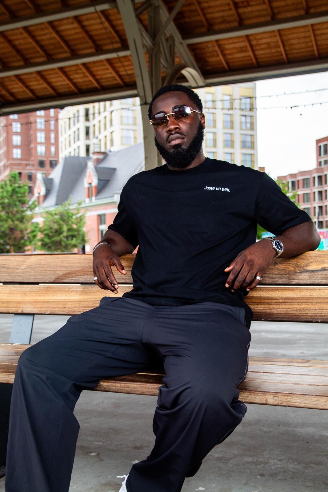 The original Black - Vue 2