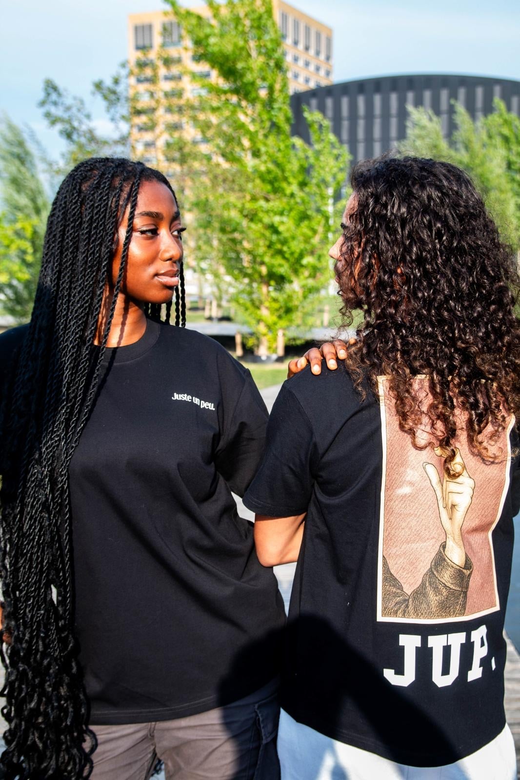 The original Black - Vue 4