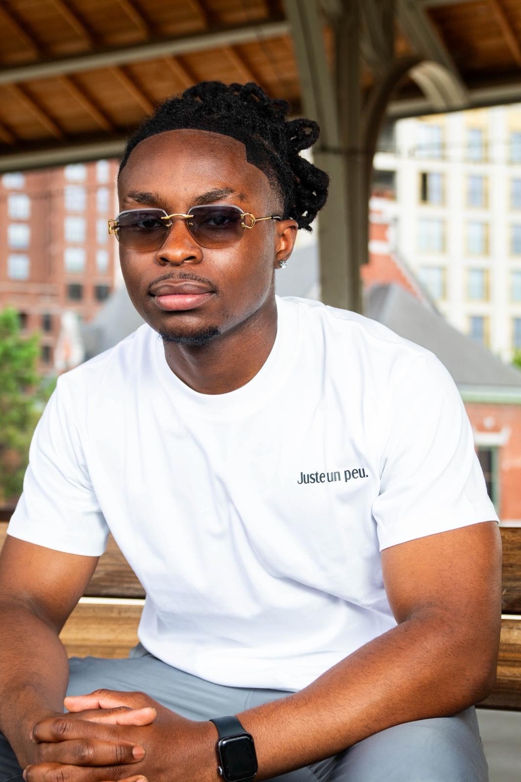 The original White - Vue 1